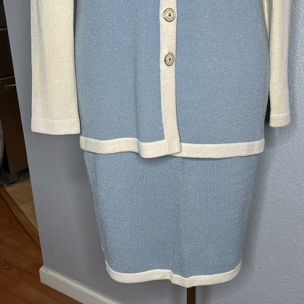 St.John Collection Santana knit colorblock cardigan and skirt set - Picture 2 of 11